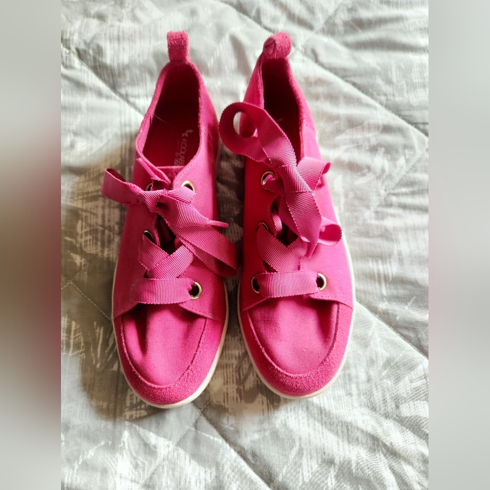 Koolaburra by Ugg girl's sneakers size 3